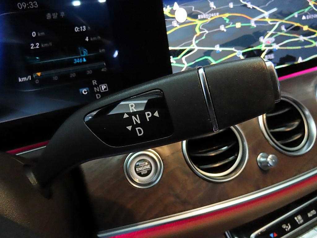 Mercedes Benz E class - Vista 12