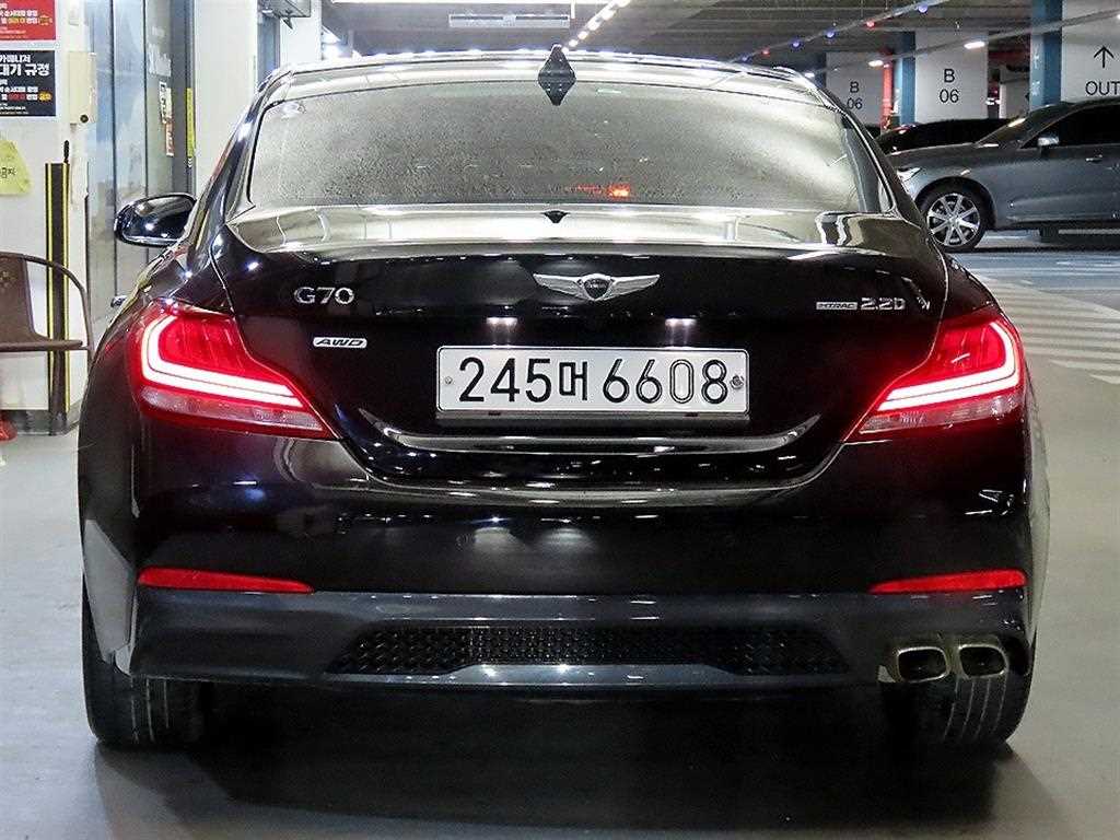 Genesis G70 - Vista 5