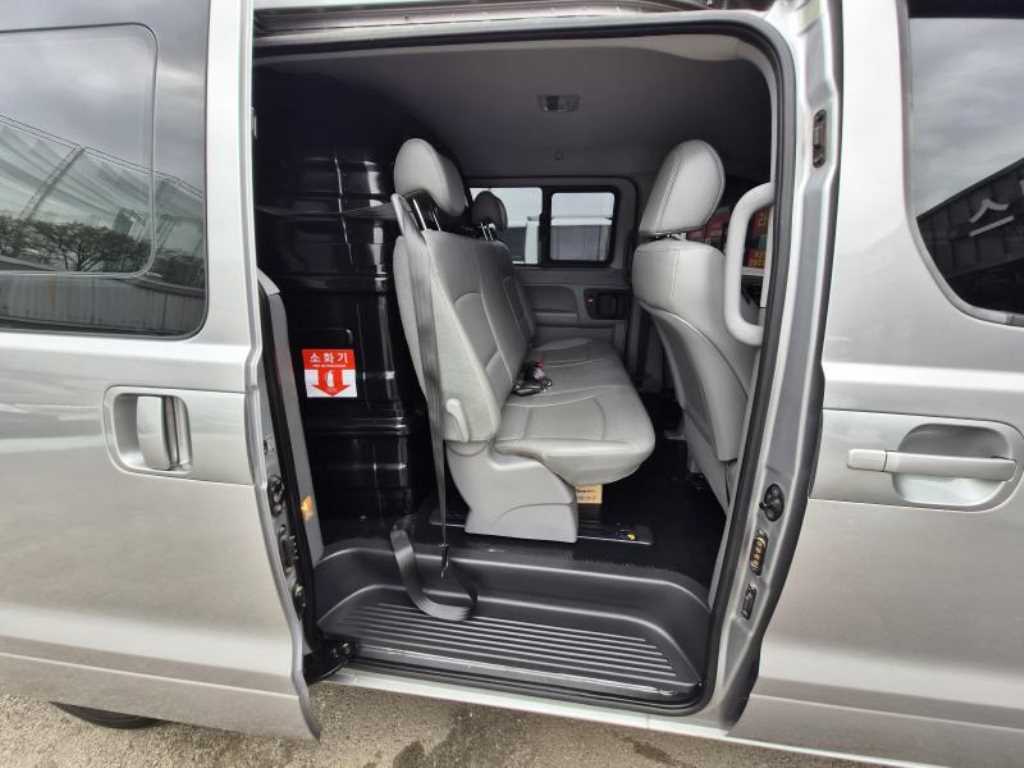 HYUNDAI Starex 2019 Gris - Importación desde Corea - HF Imports Iquique - Foto 16