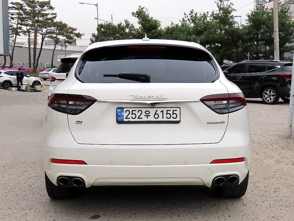 Maserati Levante - Vista 4