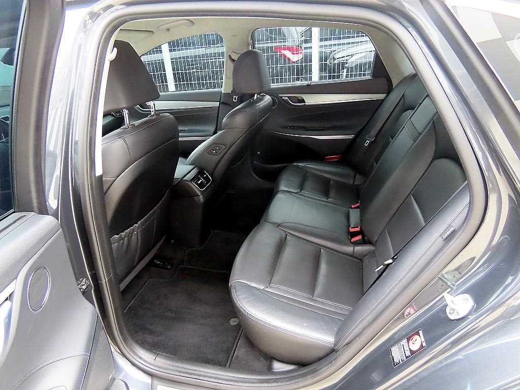 HYUNDAI Grandeur - Vista 6