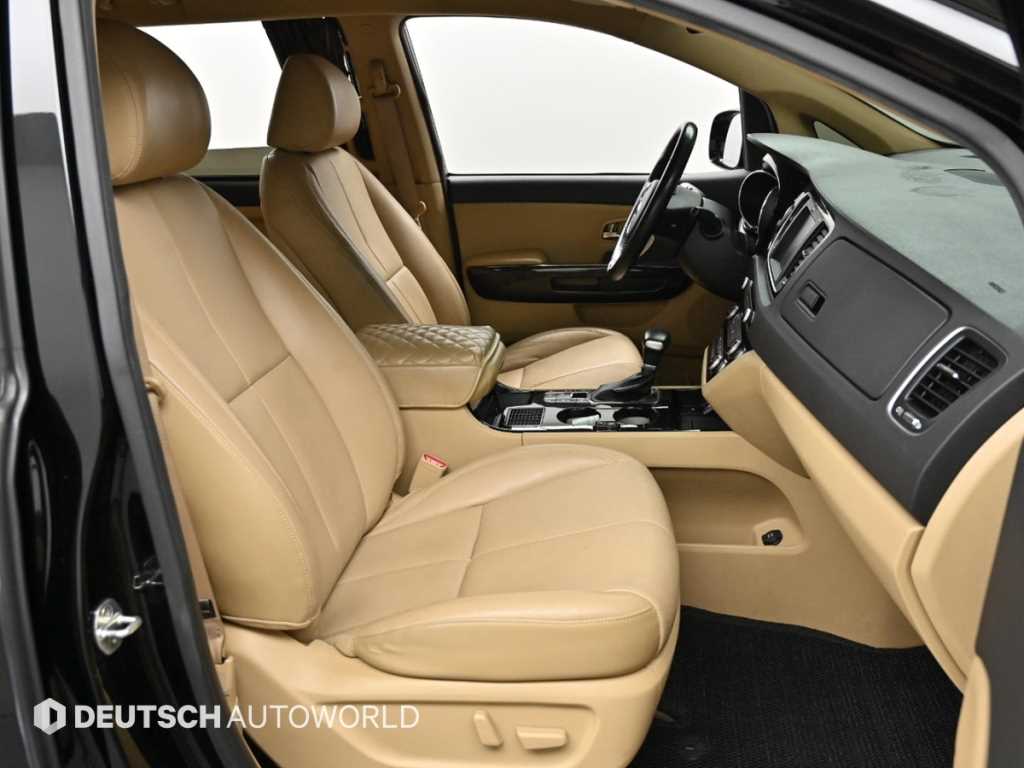 KIA Carnival - Vista 10