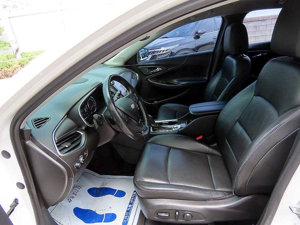 Chevrolet Malibu - Vista 5