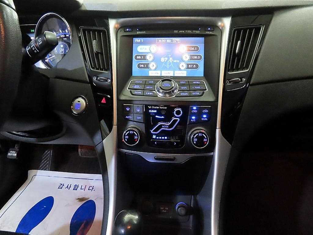 HYUNDAI Sonata - Vista 11