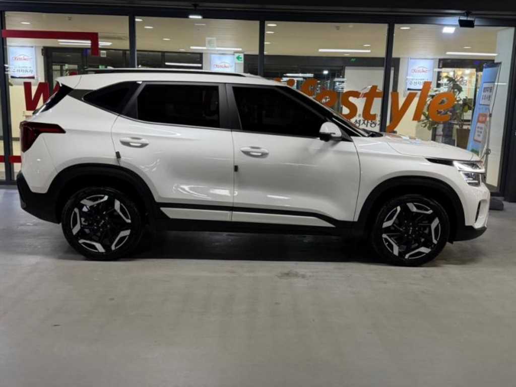 KIA Seltos - Vista 3