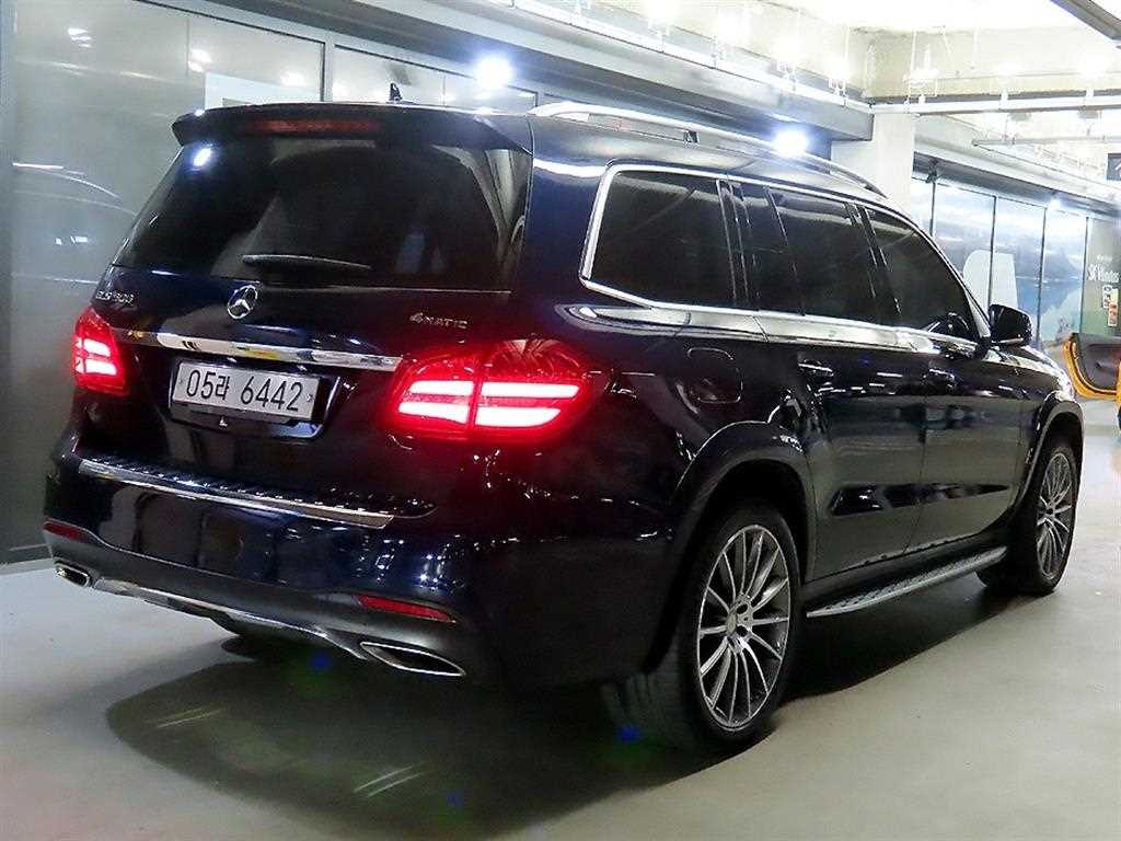 Mercedes Benz GLS Class - Vista 4
