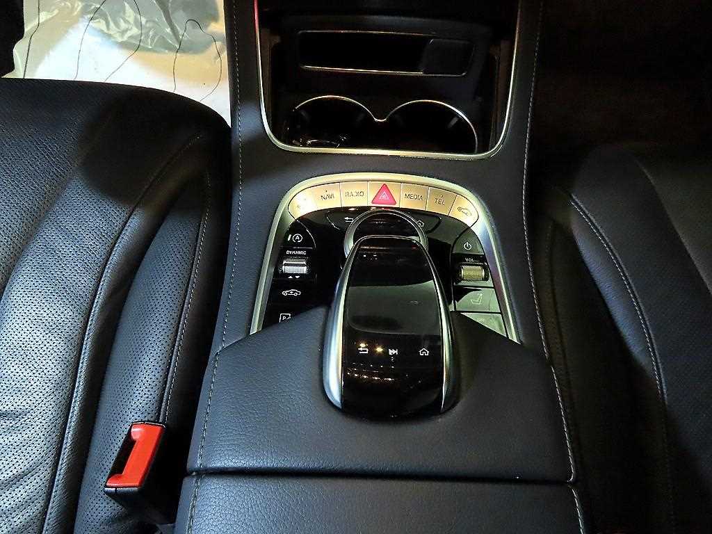 Mercedes Benz S Class - Vista 12