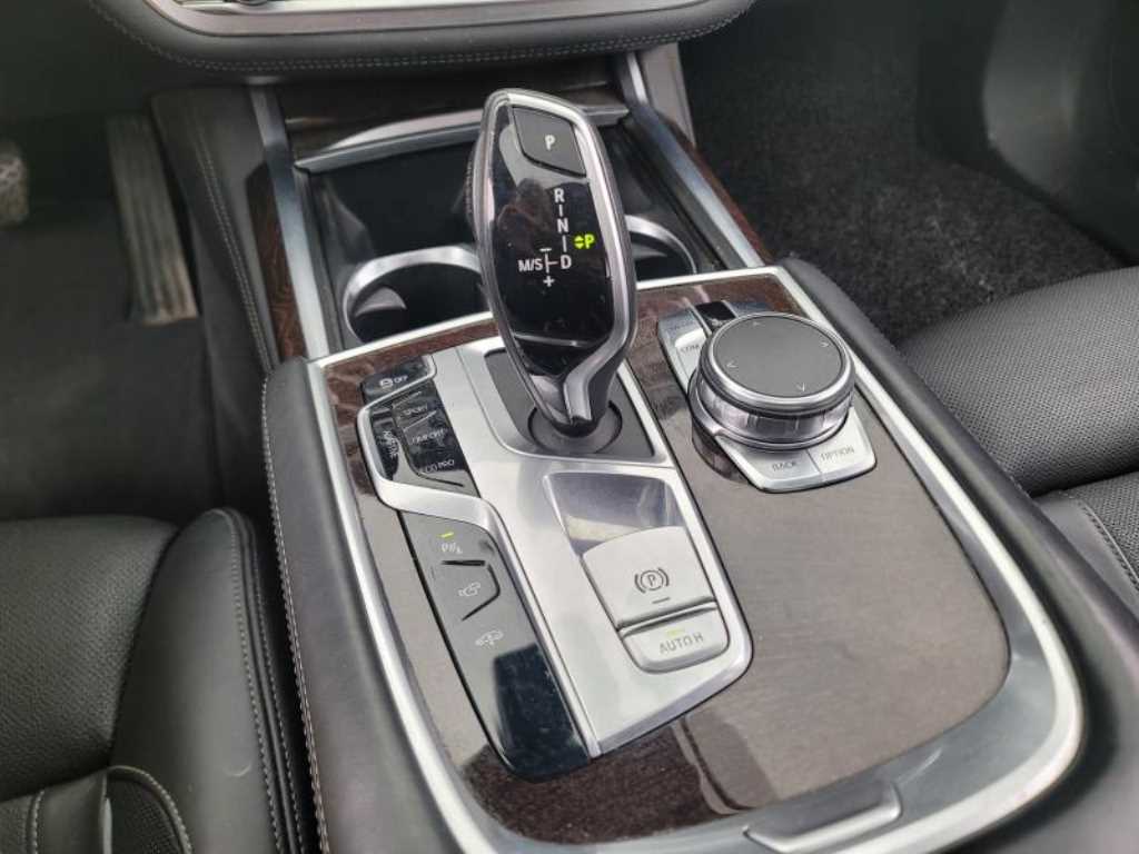 BMW 7 Series - Vista 10