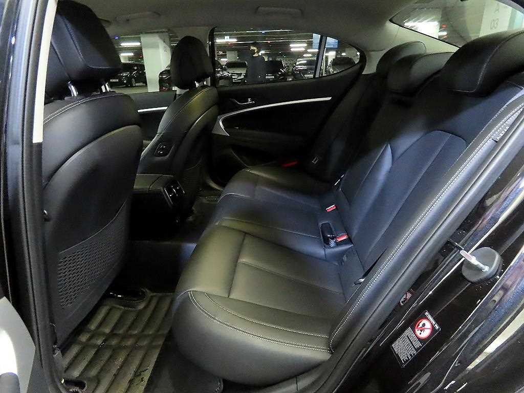 Genesis G70 - Vista 7