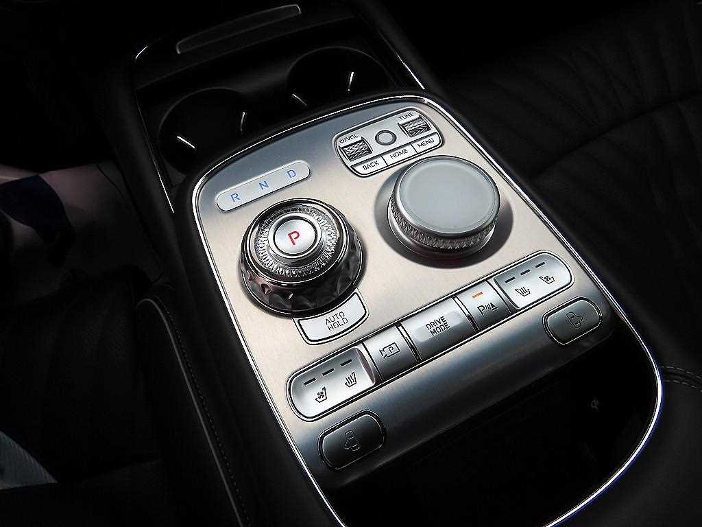 Genesis G90 - Vista 11