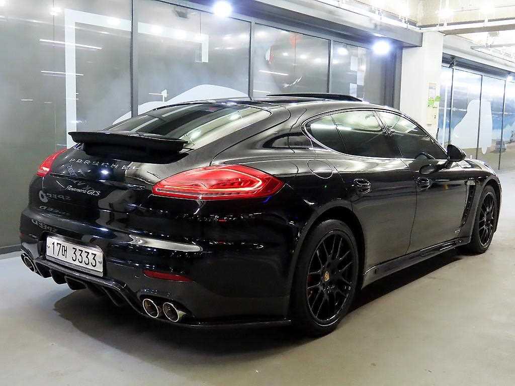 Porsche Panamera - Vista 4