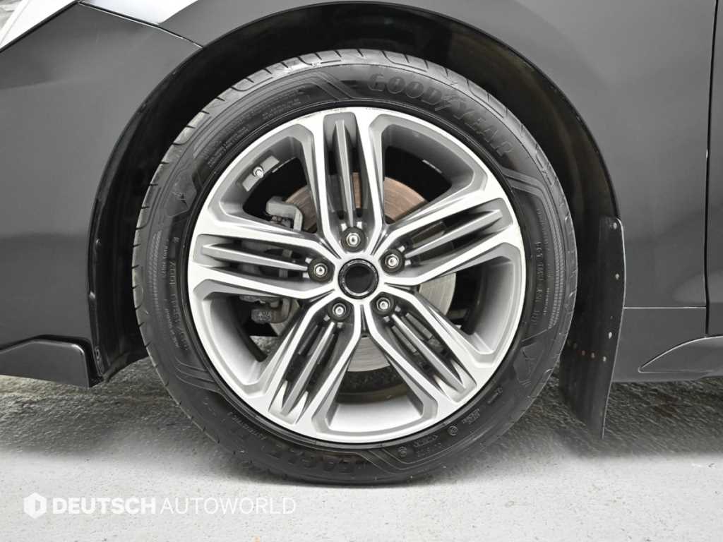 HYUNDAI Grandeur - Vista 5