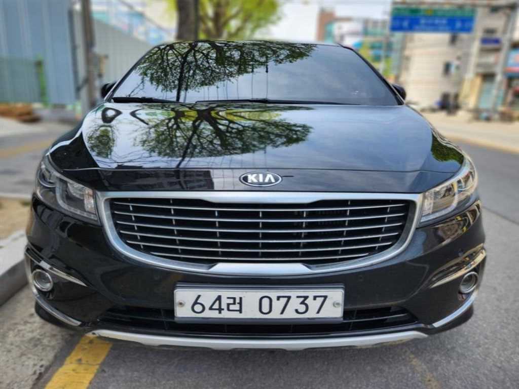 KIA Carnival 2016 Negro - Importación desde Corea - HF Imports Iquique - Foto 1