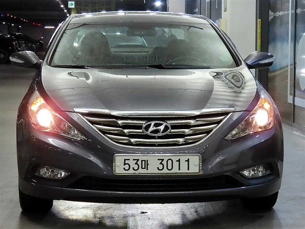 HYUNDAI Sonata - Vista 2