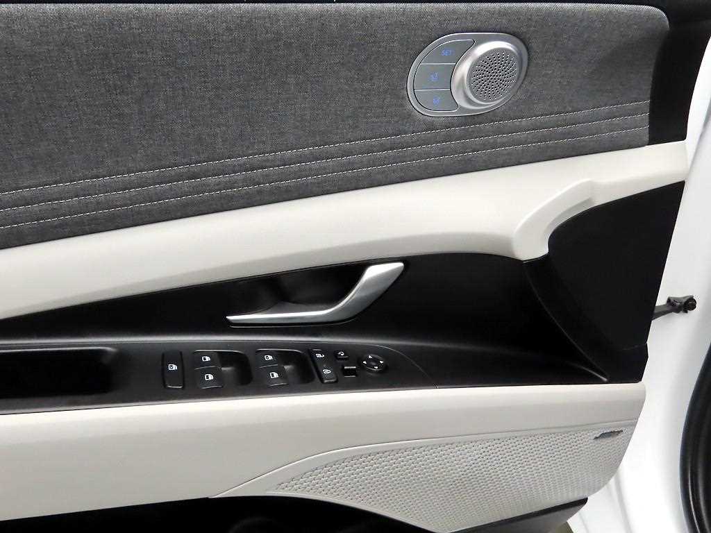 HYUNDAI Avante - Vista 12