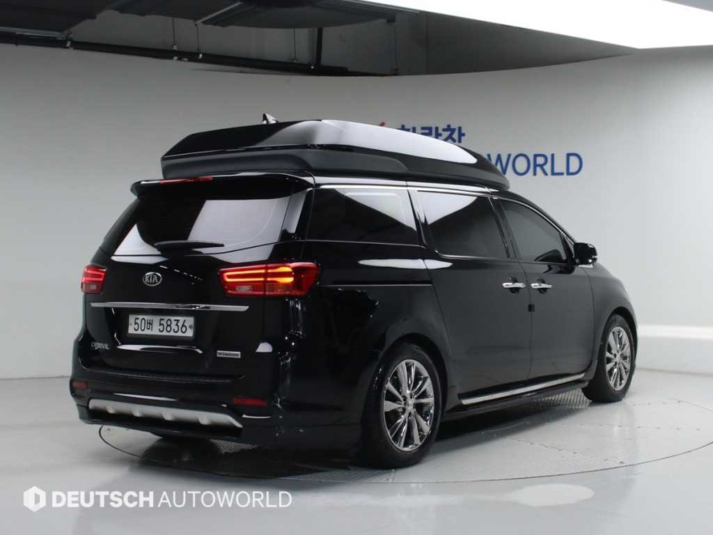 KIA Carnival - Vista 2