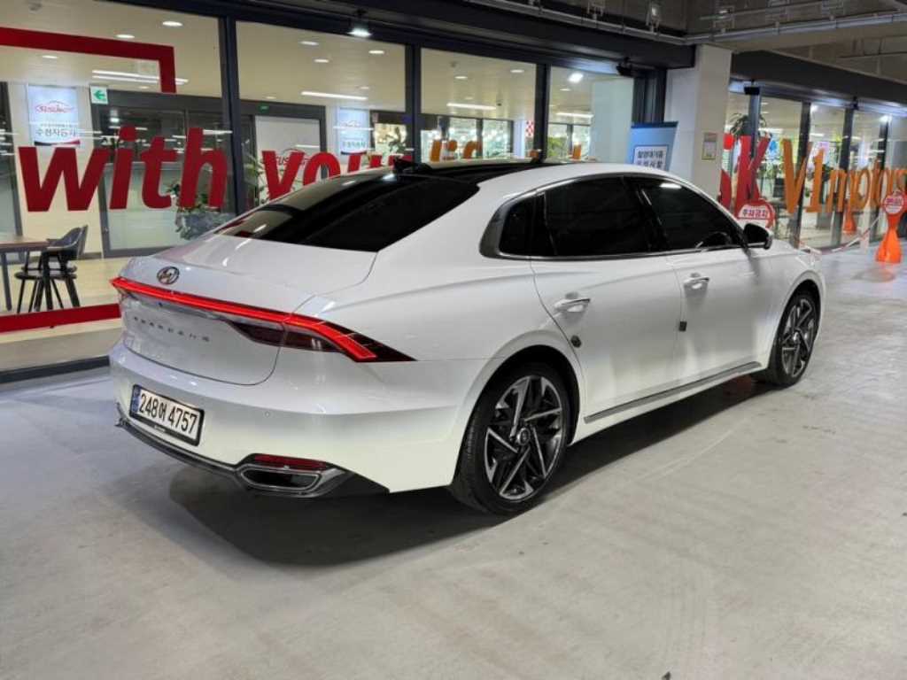 HYUNDAI Grandeur - Vista 4