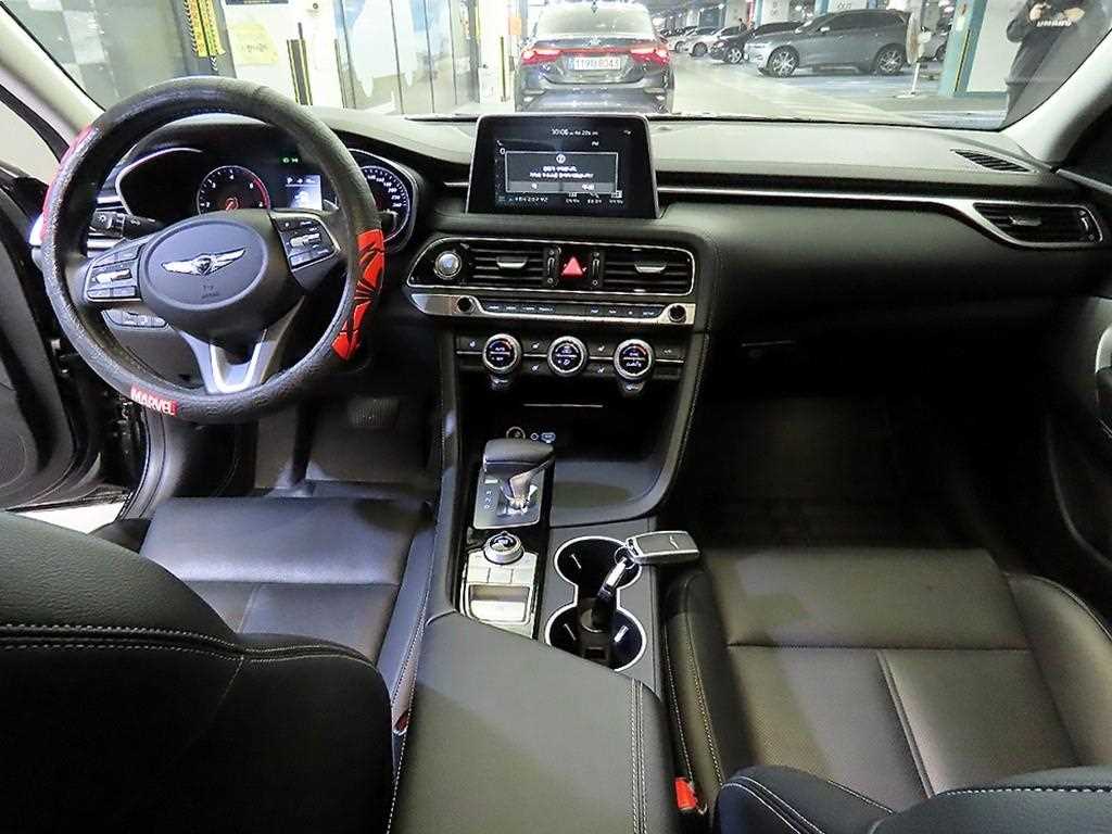 Genesis G70 - Vista 10