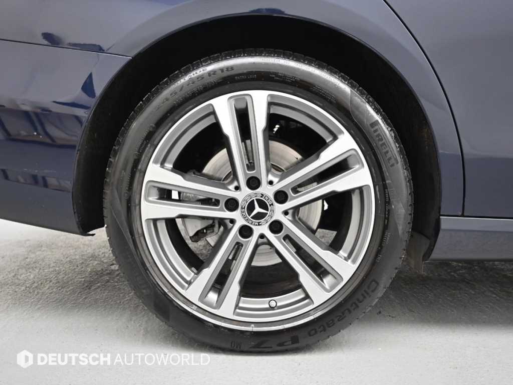 Mercedes Benz E class - Vista 5