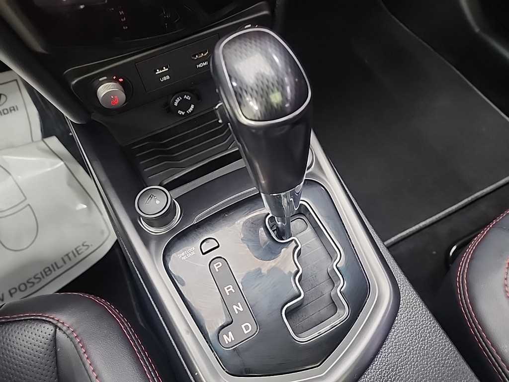 Ssangyong Tivoli - Vista 8