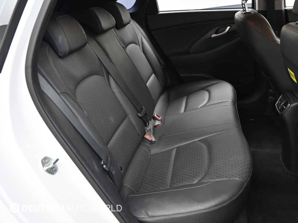 HYUNDAI i30 - Vista 12