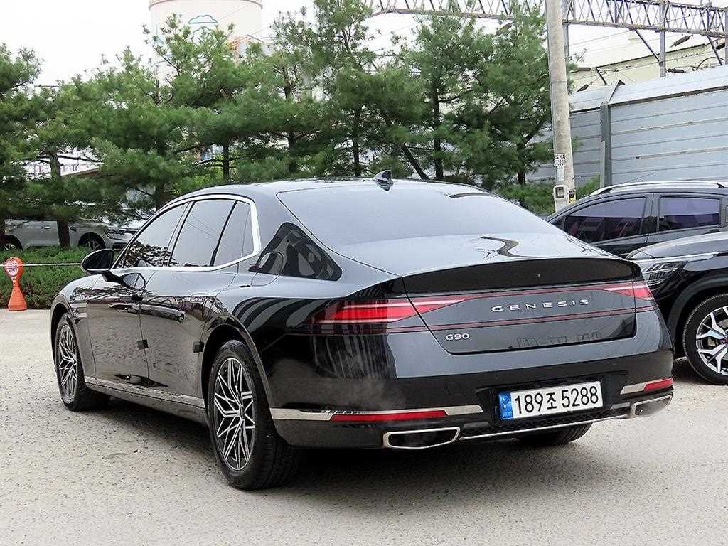 Genesis G90 - Vista 3