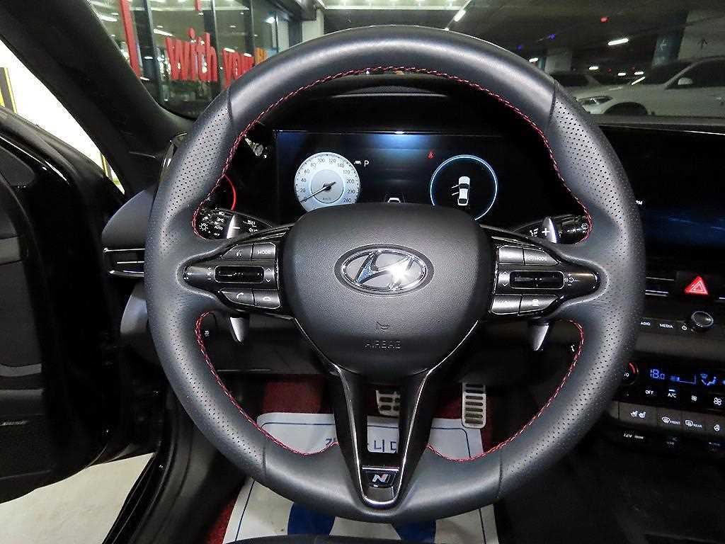 HYUNDAI Avante - Vista 8