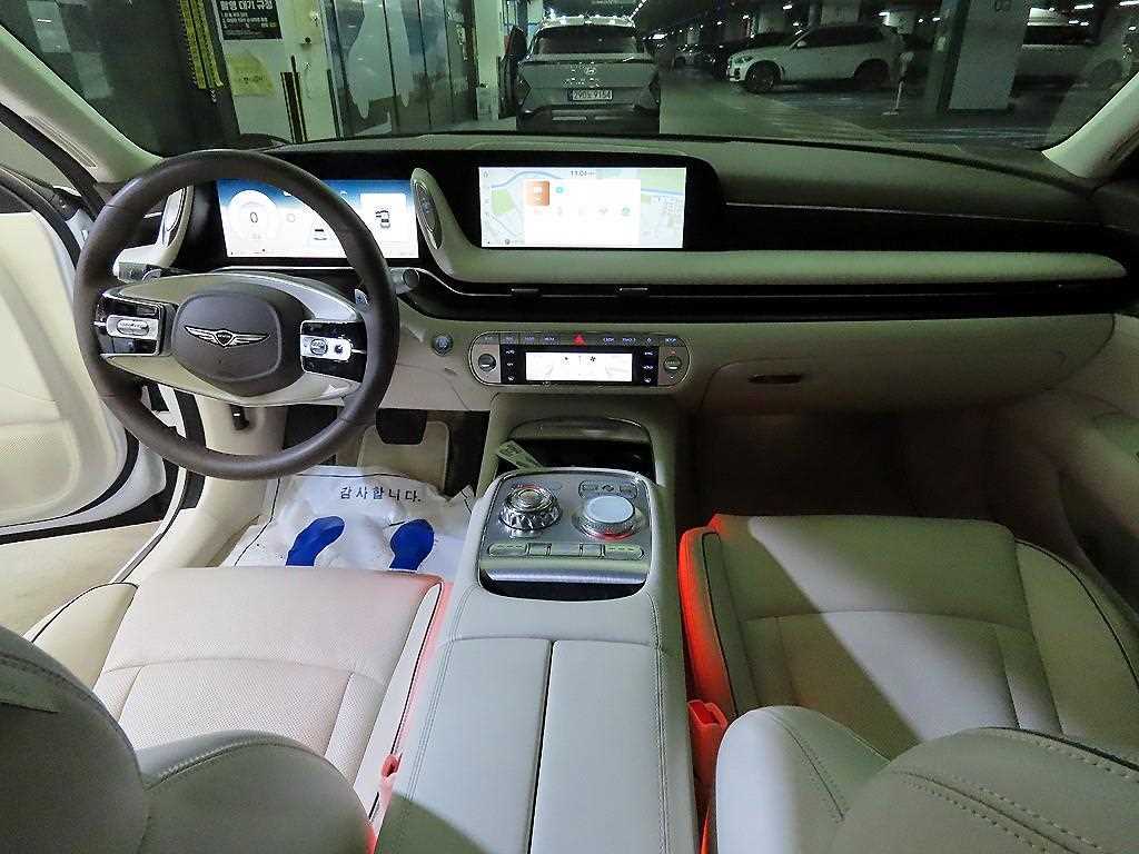 Genesis G90 - Vista 10