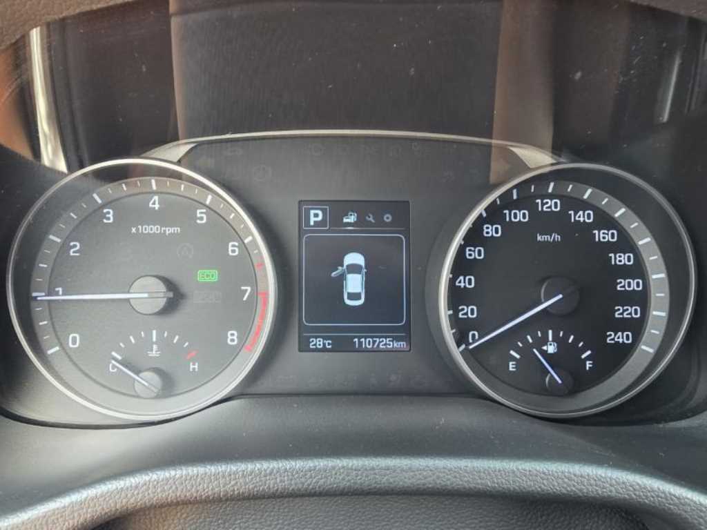 HYUNDAI Avante - Vista 6