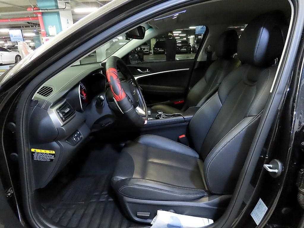 Genesis G70 - Vista 6