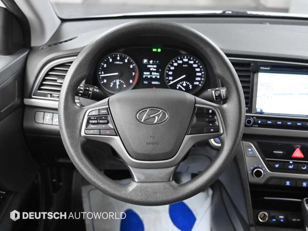 HYUNDAI Avante 2018 Blanco - Importación desde Corea - HF Imports Iquique - Foto 13