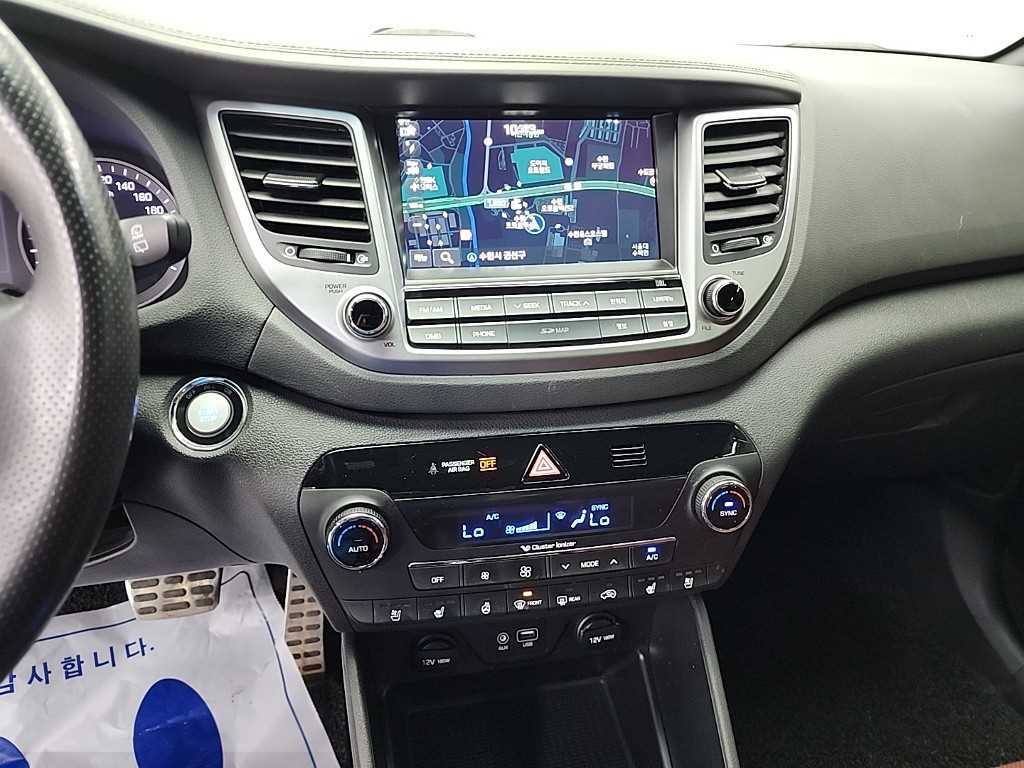 HYUNDAI Tucson - Vista 10