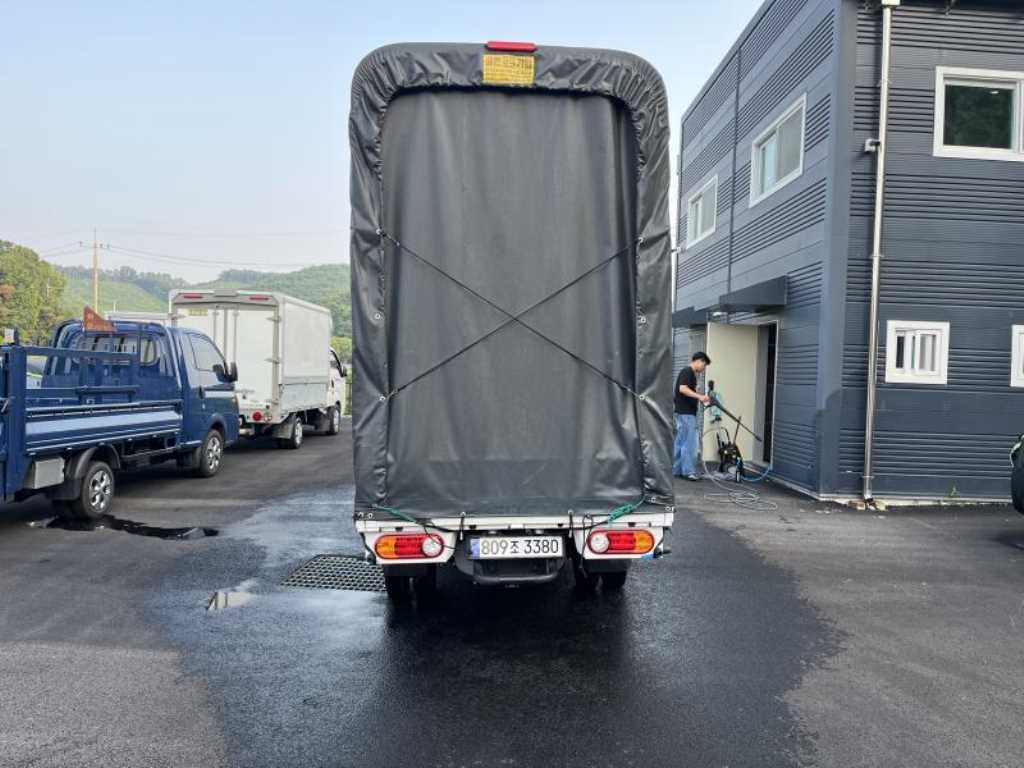 Small Truck Cargo (small) - Vista 4