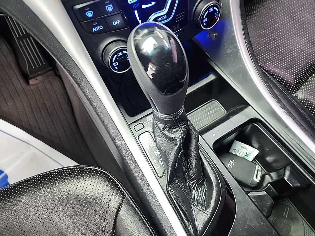 HYUNDAI Sonata - Vista 8