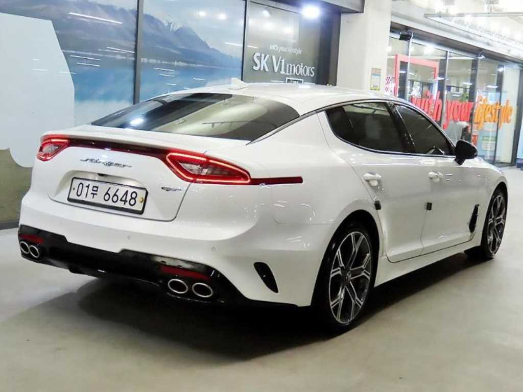 KIA Stinger - Vista 4