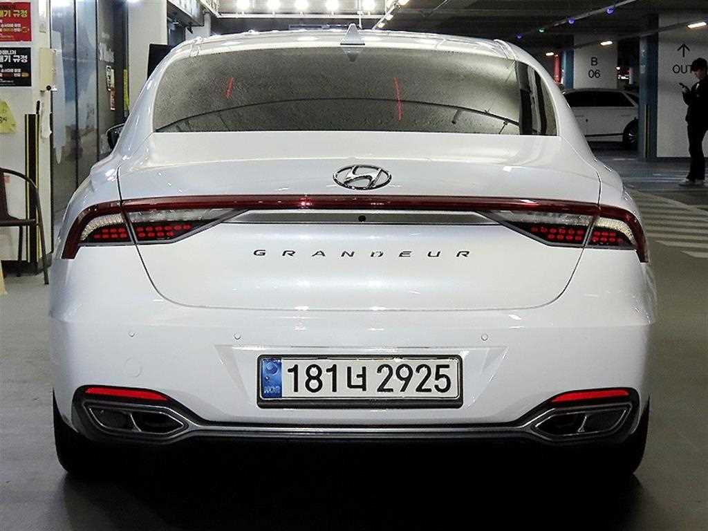 HYUNDAI Grandeur - Vista 6