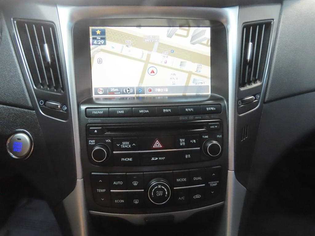 HYUNDAI Sonata - Vista 12