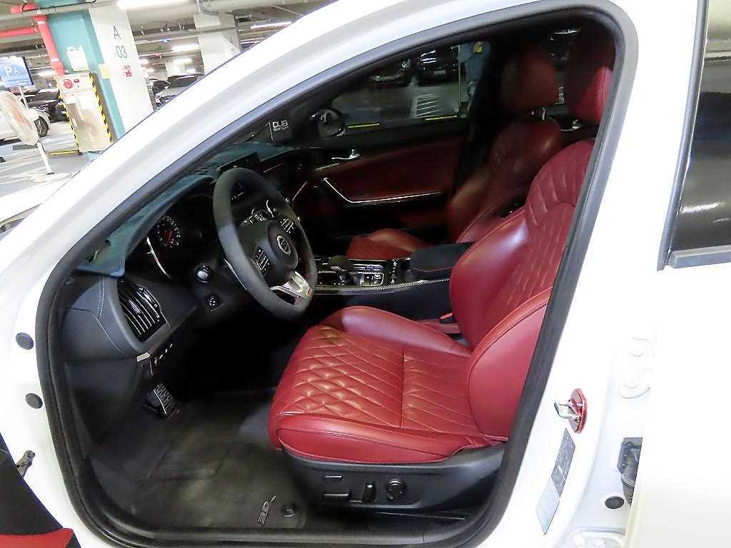 KIA Stinger - Vista 6