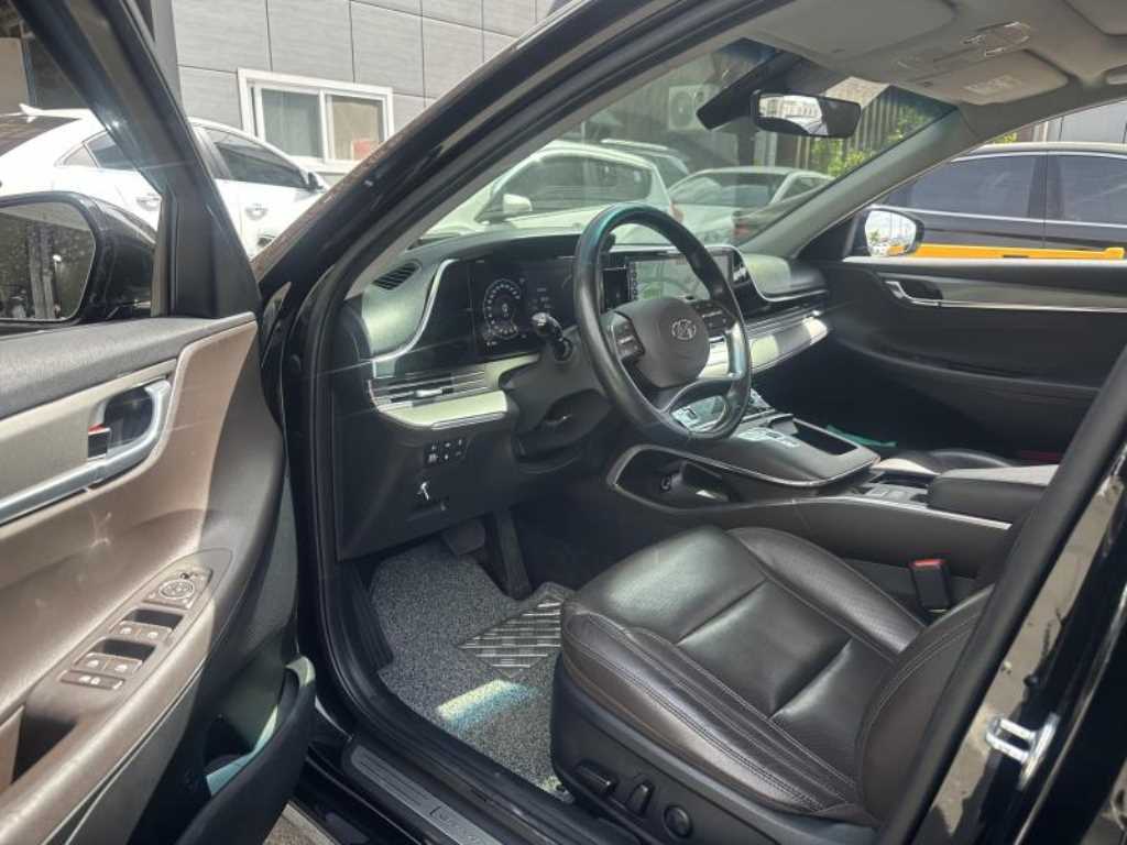 HYUNDAI Grandeur - Vista 5