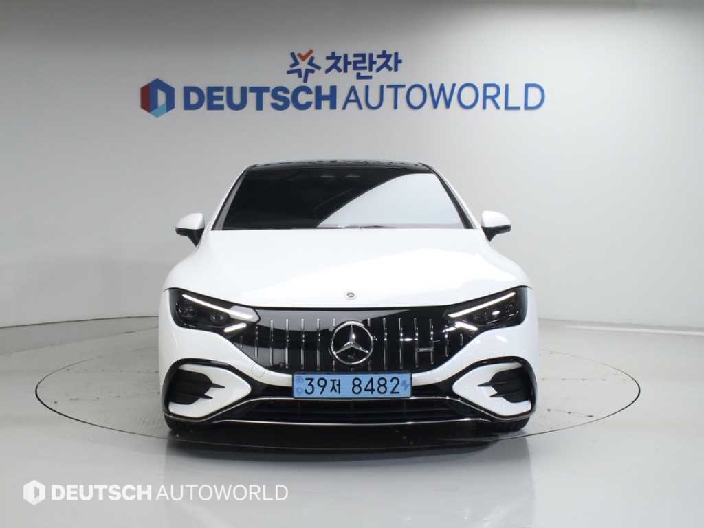 Mercedes Benz EQE - Vista 3