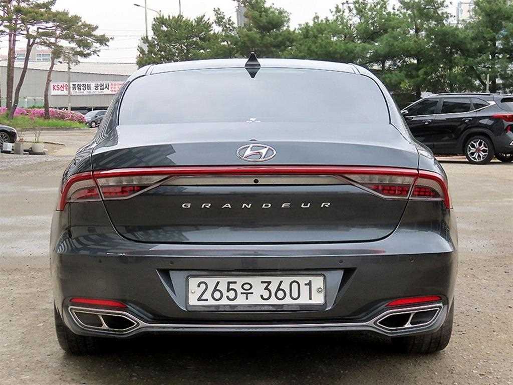 HYUNDAI Grandeur - Vista 4