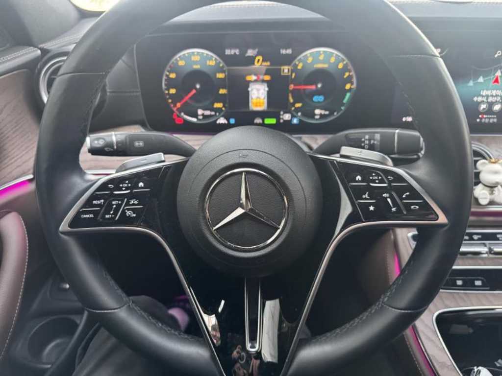 Mercedes Benz E class - Vista 7