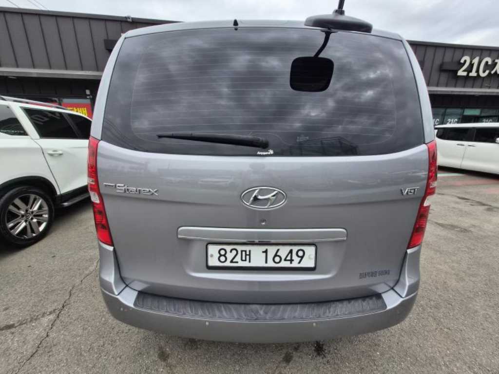 HYUNDAI Starex - Vista 4