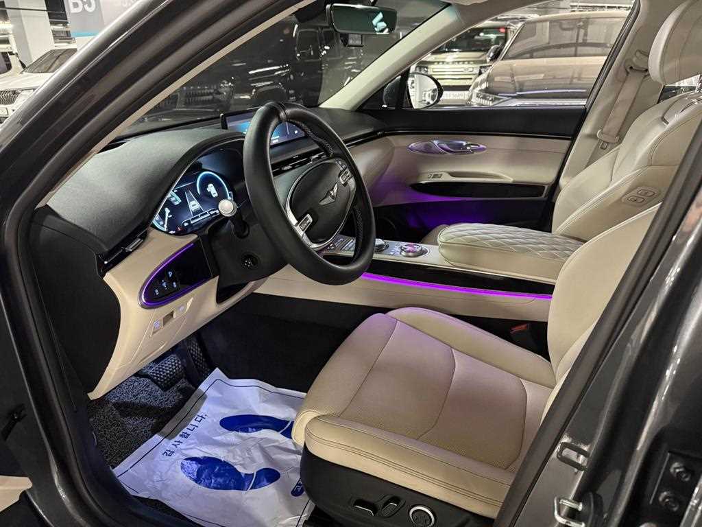 Genesis GV70 - Vista 9