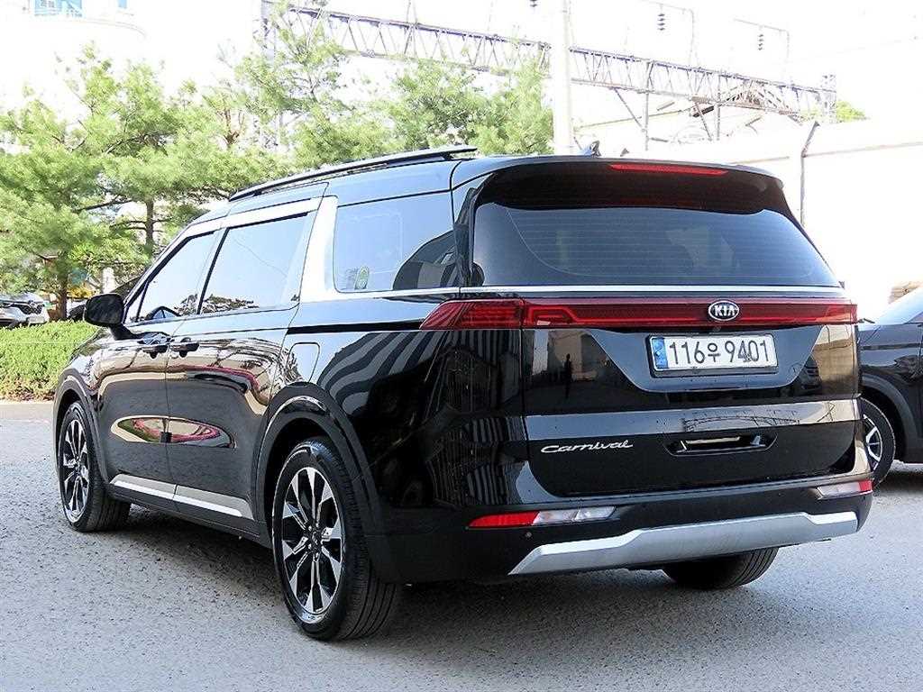 KIA Carnival - Vista 3