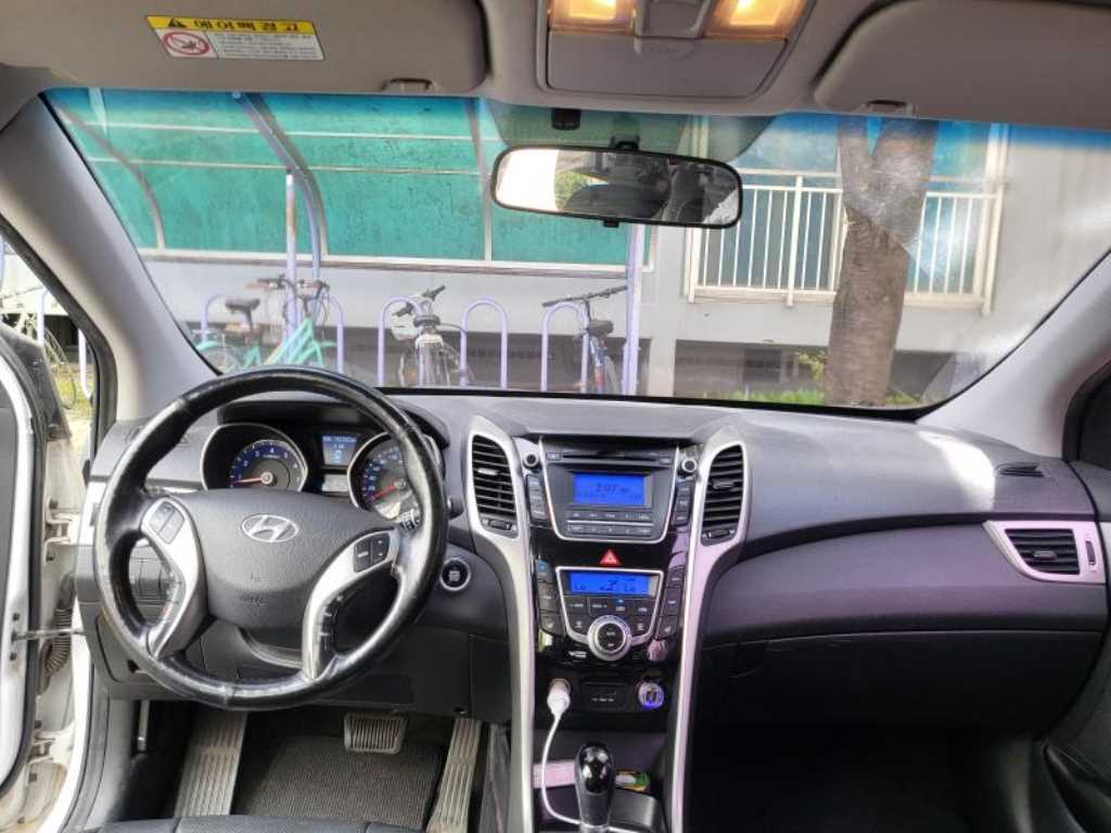 HYUNDAI i30 - Vista 3