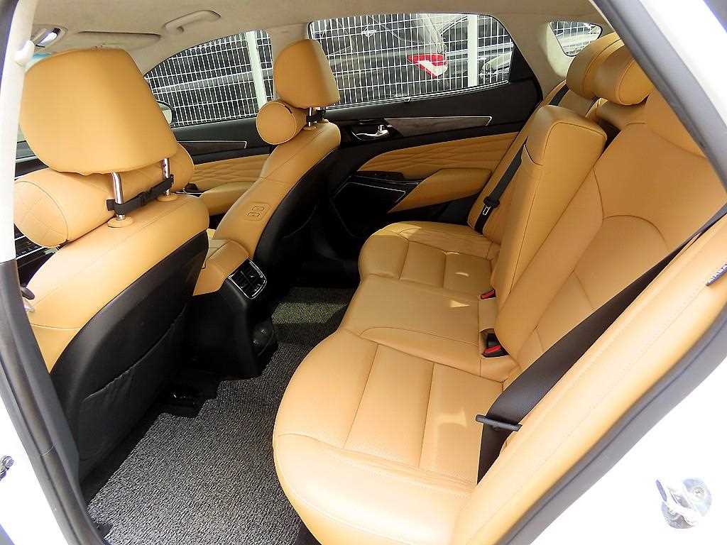 KIA K7 - Vista 6