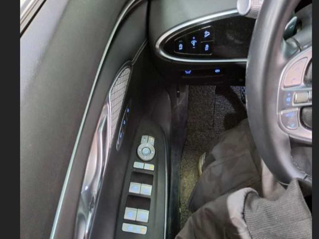 Genesis GV70 - Vista 3