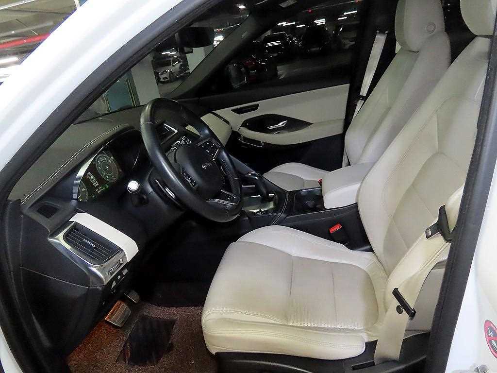 Jaguar E-PACE - Vista 6