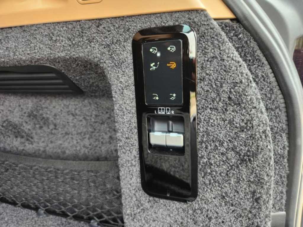 Land Rover Range Rover 2023 Amarillo - Importación desde Corea - HF Imports Iquique - Foto 17